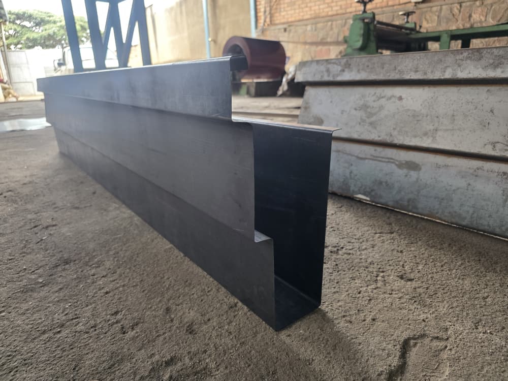 Folded custom profile with three steps